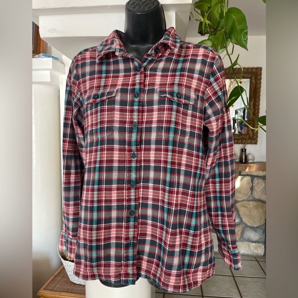 Patagonia Women's Long-Sleeved Flannel Shirt Organic Cotton Size 6